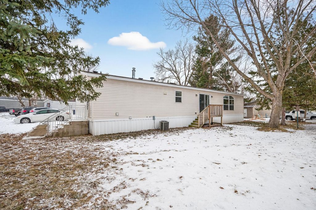Photo of 901 Hamlet Circle, Lakeville, MN 55044 (MLS # 7008601)