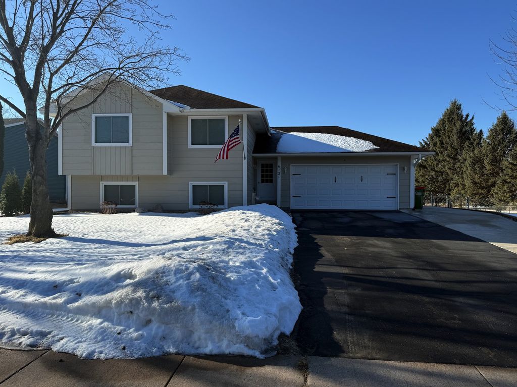 Photo of 6121 Egg Lake Road N, Hugo, MN 55038 (MLS # 7024955)