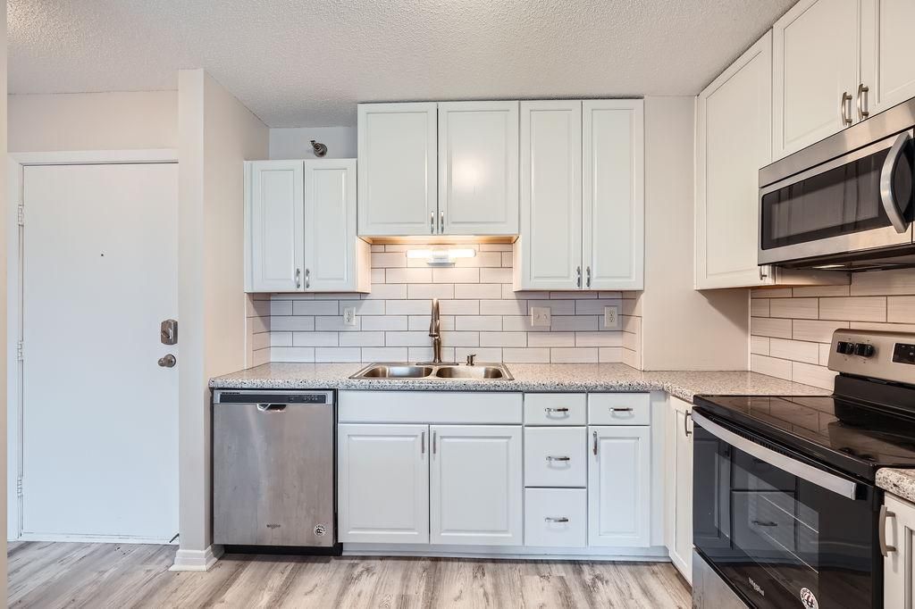 Photo of 66 9th Street E #1305, Saint Paul, MN 55101 (MLS # 7045349)