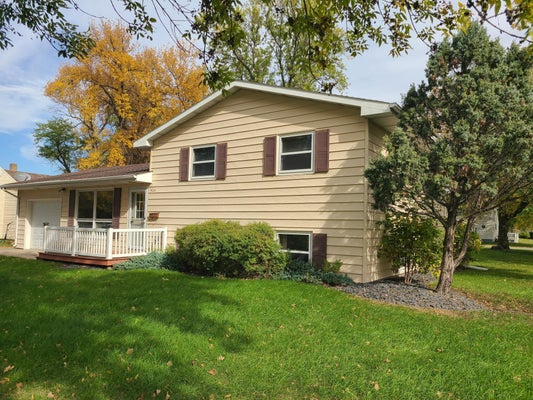 504 11TH ST N, BRECKENRIDGE, MN 56520 - Image c19b6e14b10ac9facd0e8e3aaa52f49d/1889305768