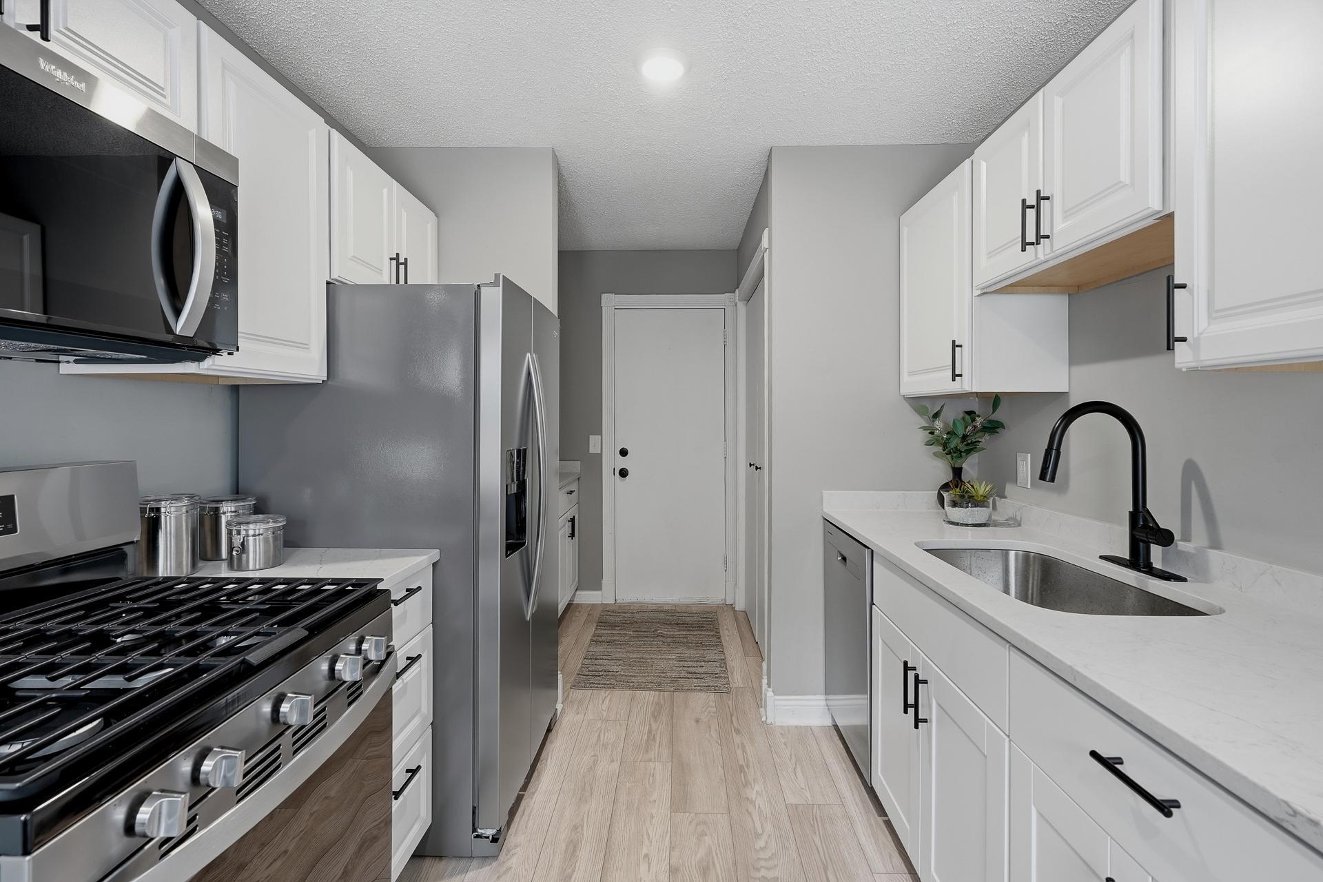 4980 Grenwich Trail N