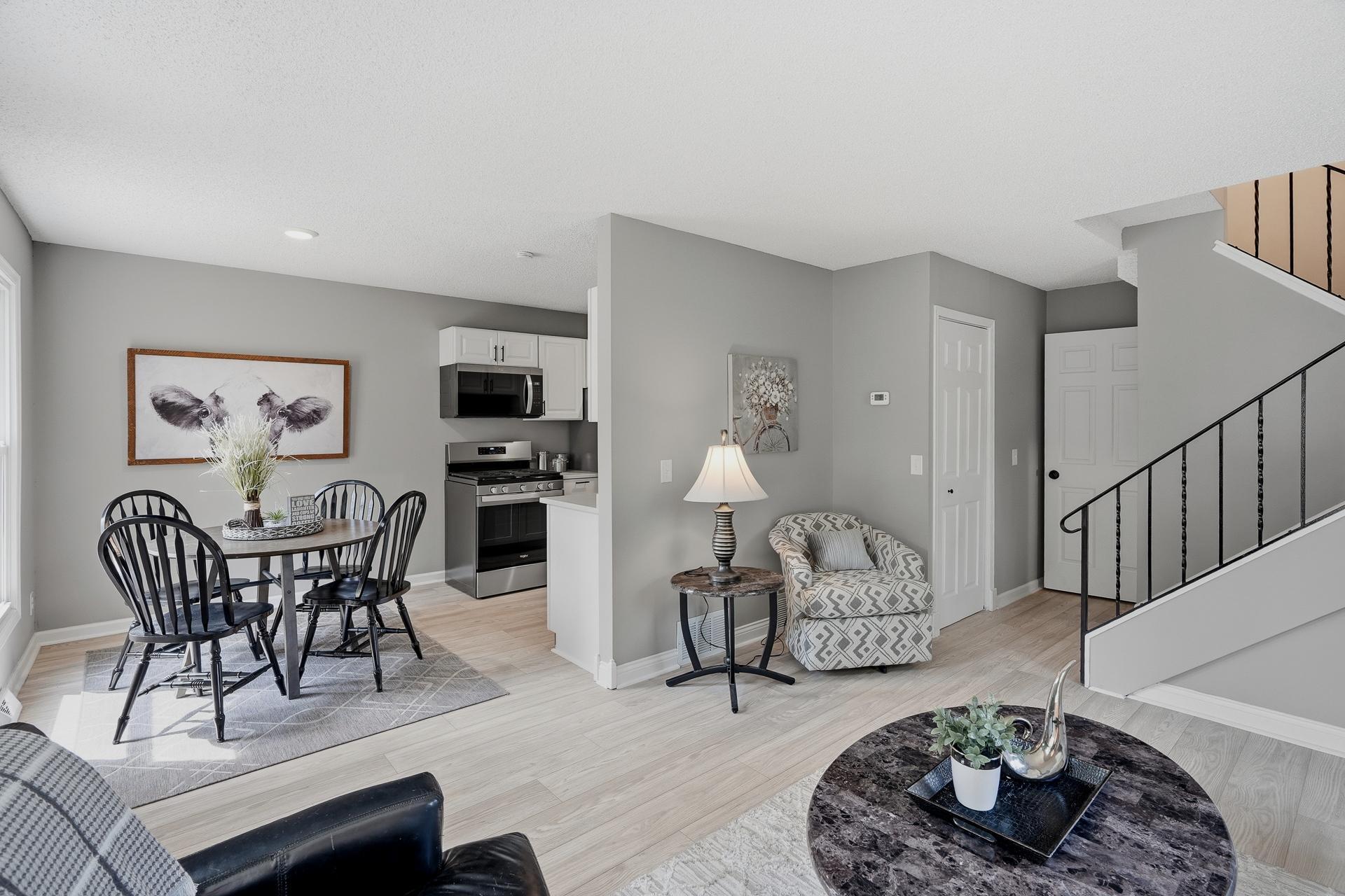 4980 Grenwich Trail N