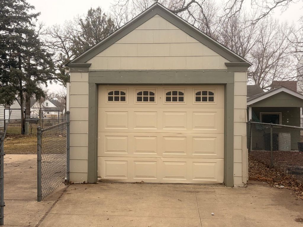 Photo of 707 11th Street NW, Austin, MN 55912 (MLS # 7037207)