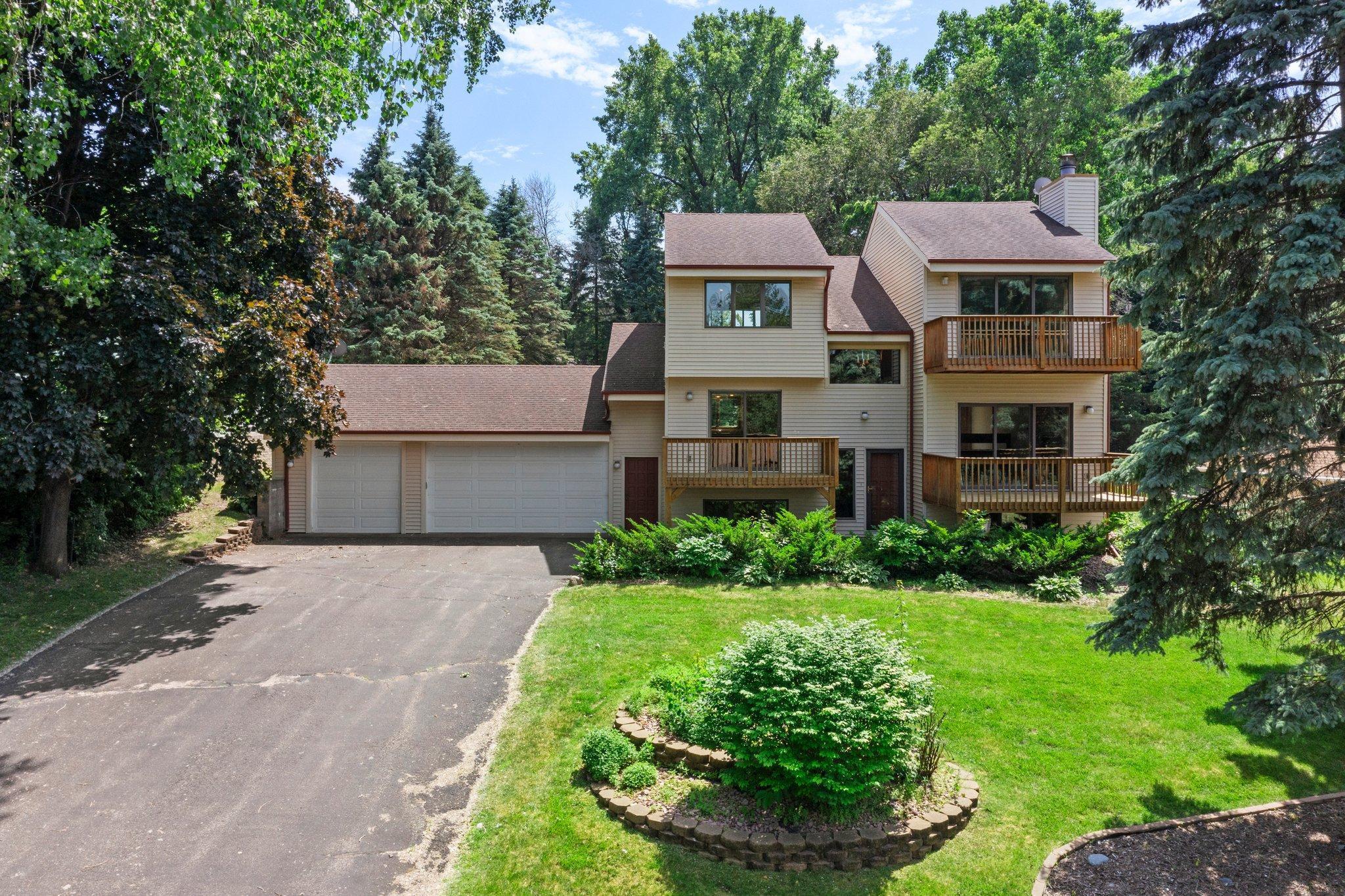 2405 Dianna Lane