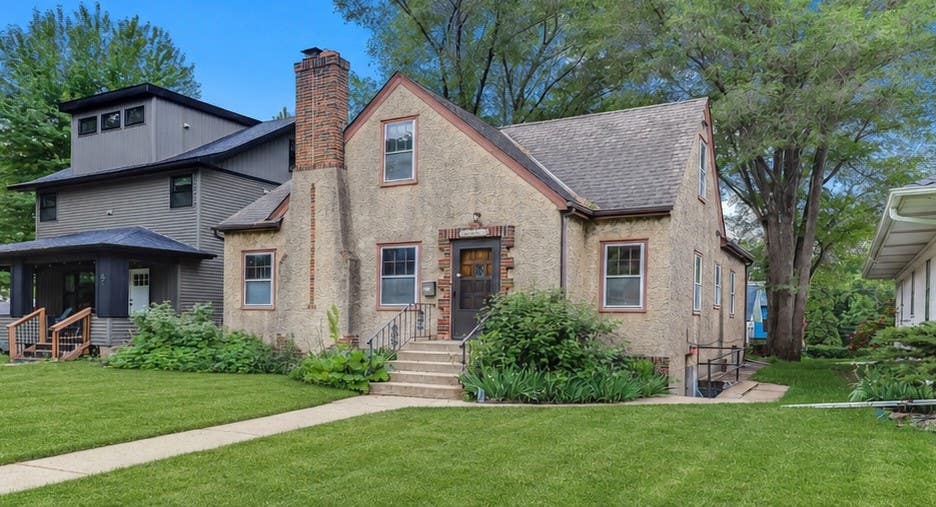 Photo of 75 Cleveland Avenue S, Saint Paul, MN 55105 (MLS # 7090421)