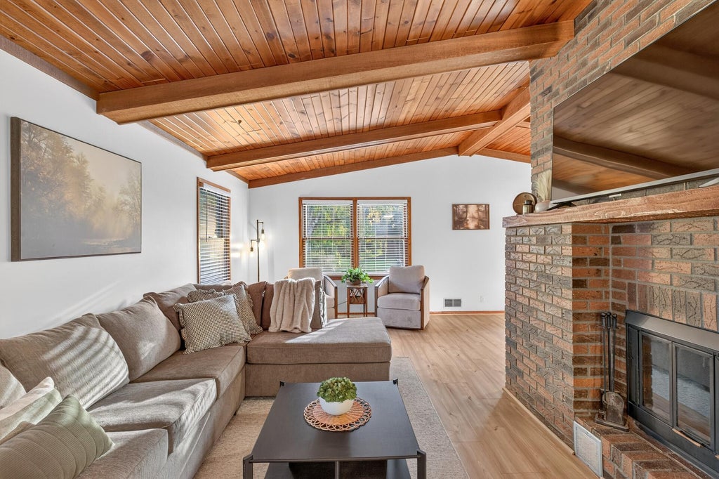 Photo of 1938 Edgerton Street, Maplewood, MN 55117 (MLS # 7155763)