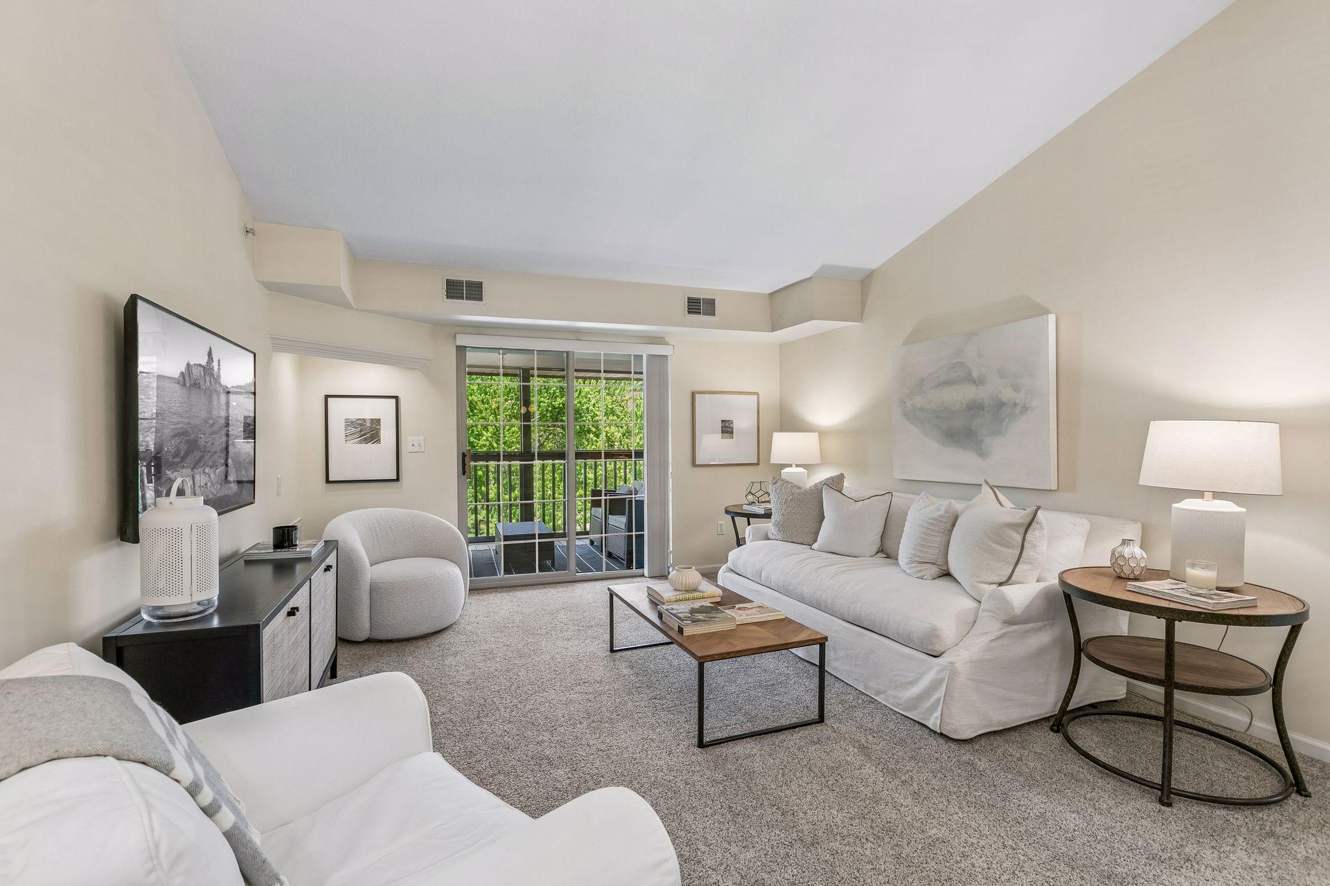 1350 Douglas Drive N 309