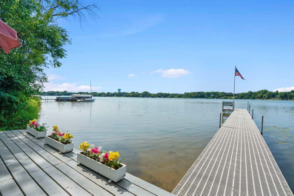 Photo of 2686 Keller Parkway, Maplewood, MN 55109 (MLS # 7102076)