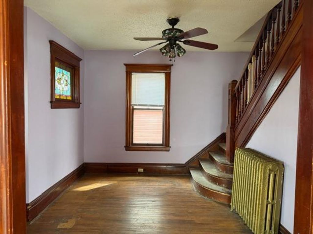 Photo of 1322 Fremont Avenue N, Minneapolis, MN 55411 (MLS # 7048873)