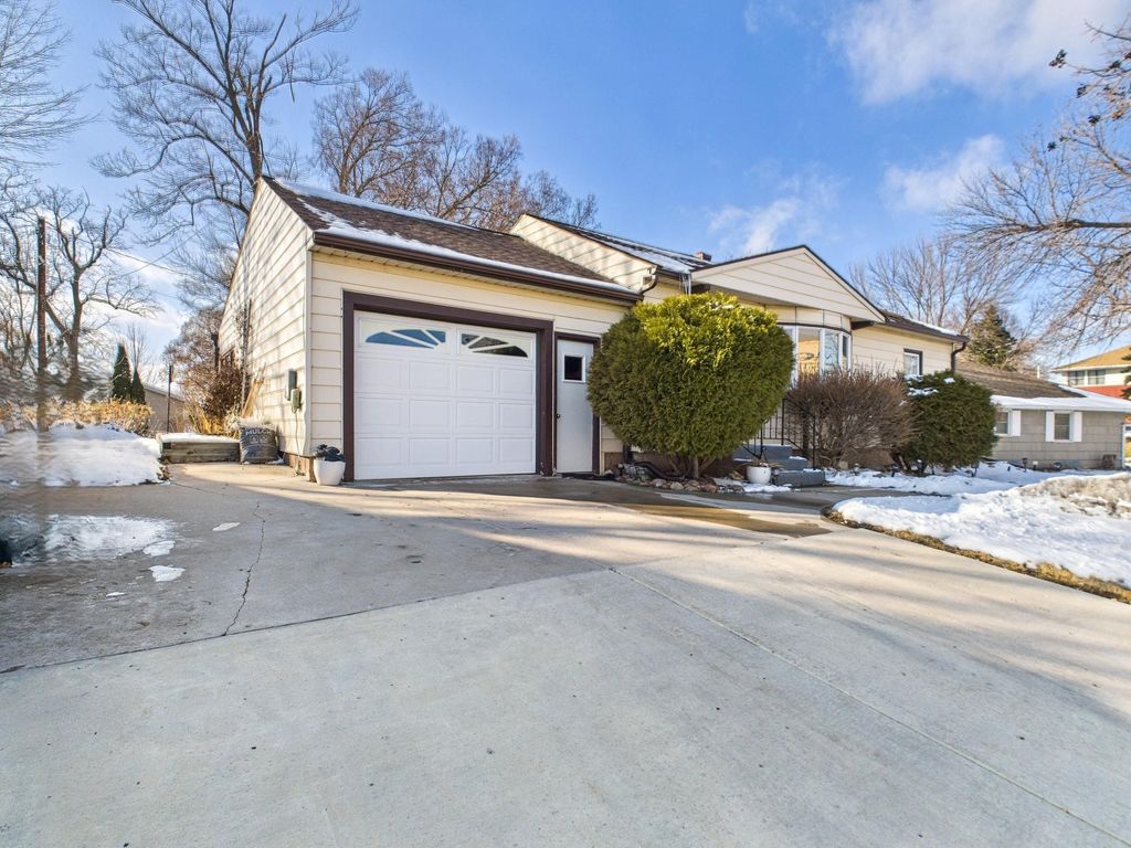 Photo of 406 Franklin Street S, Glenwood, MN 56334 (MLS # 7020085)