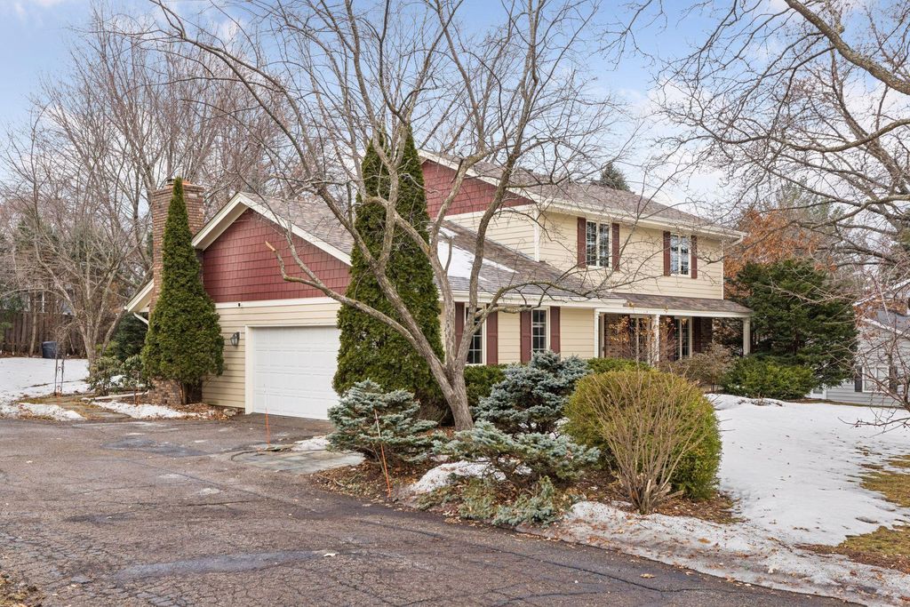 Photo of 622 Maple Park Drive, Mendota Heights, MN 55118 (MLS # 7017142)