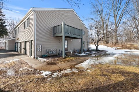 4874 Grenwich Trail N Oakdale MN 55128