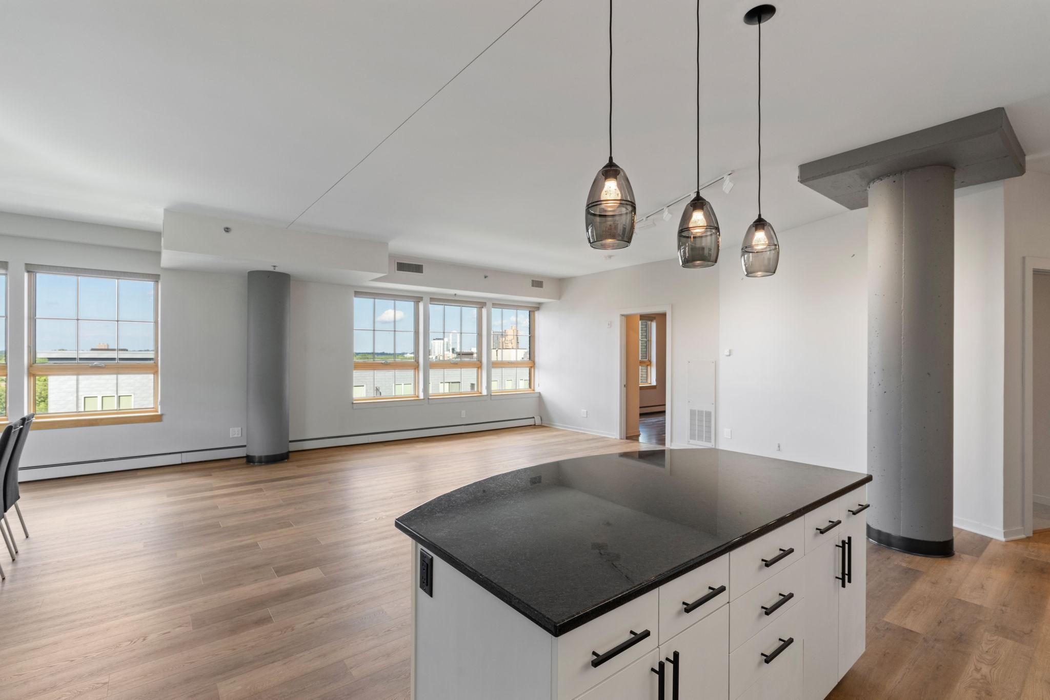 111 4th Avenue N 602