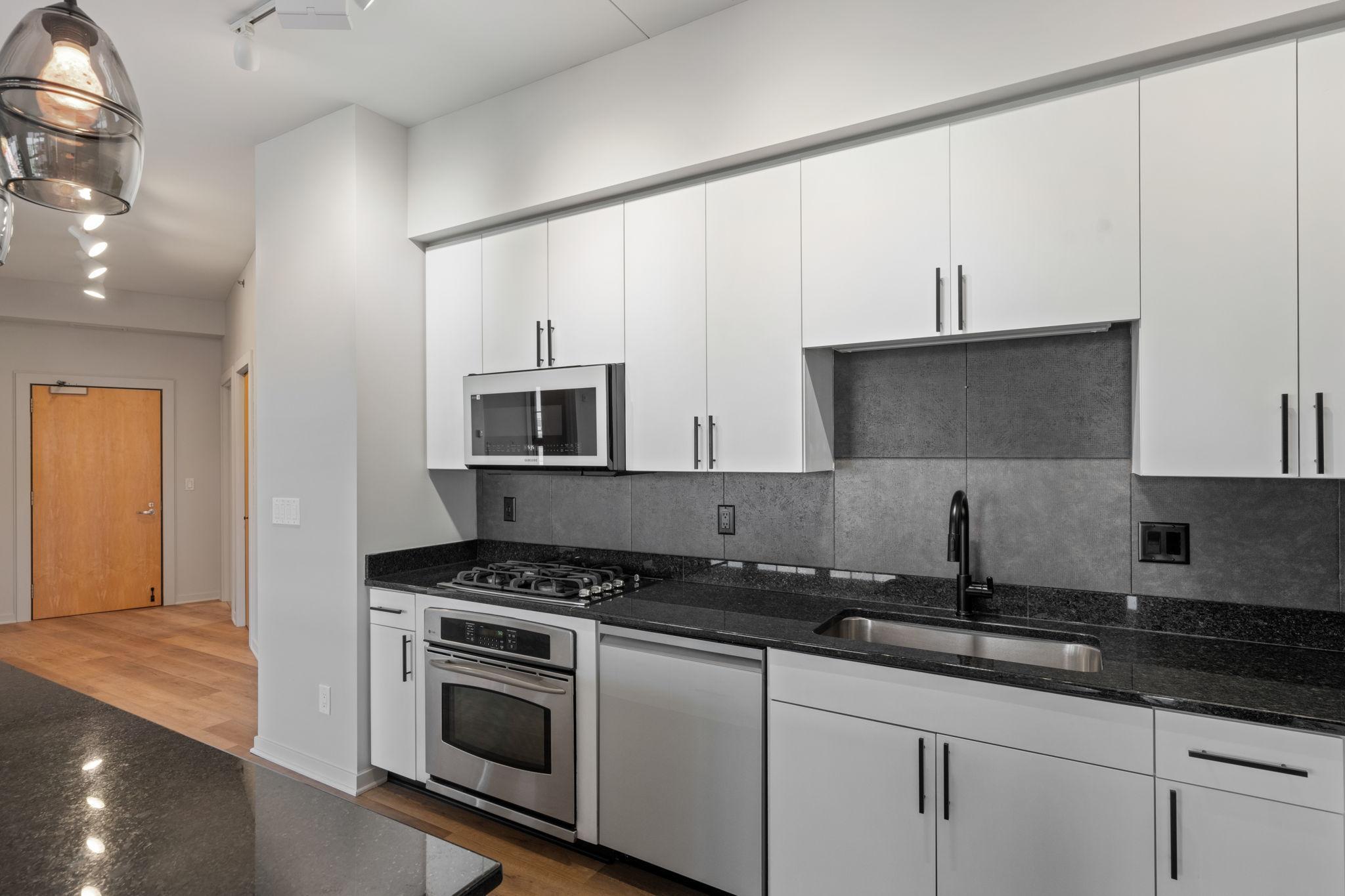 111 4th Avenue N 602