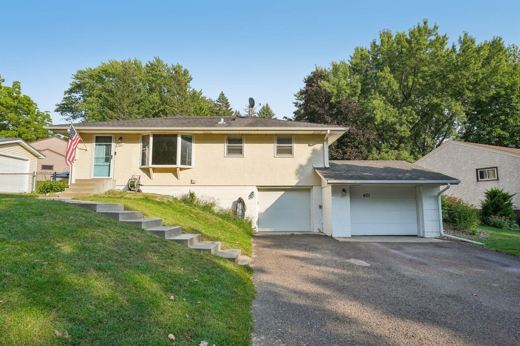 Photo of 401 Grafton Avenue N, Oakdale, MN 55128 (MLS # 7057079)