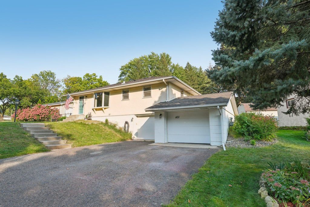 Photo of 401 Grafton Avenue N, Oakdale, MN 55128 (MLS # 7057079)