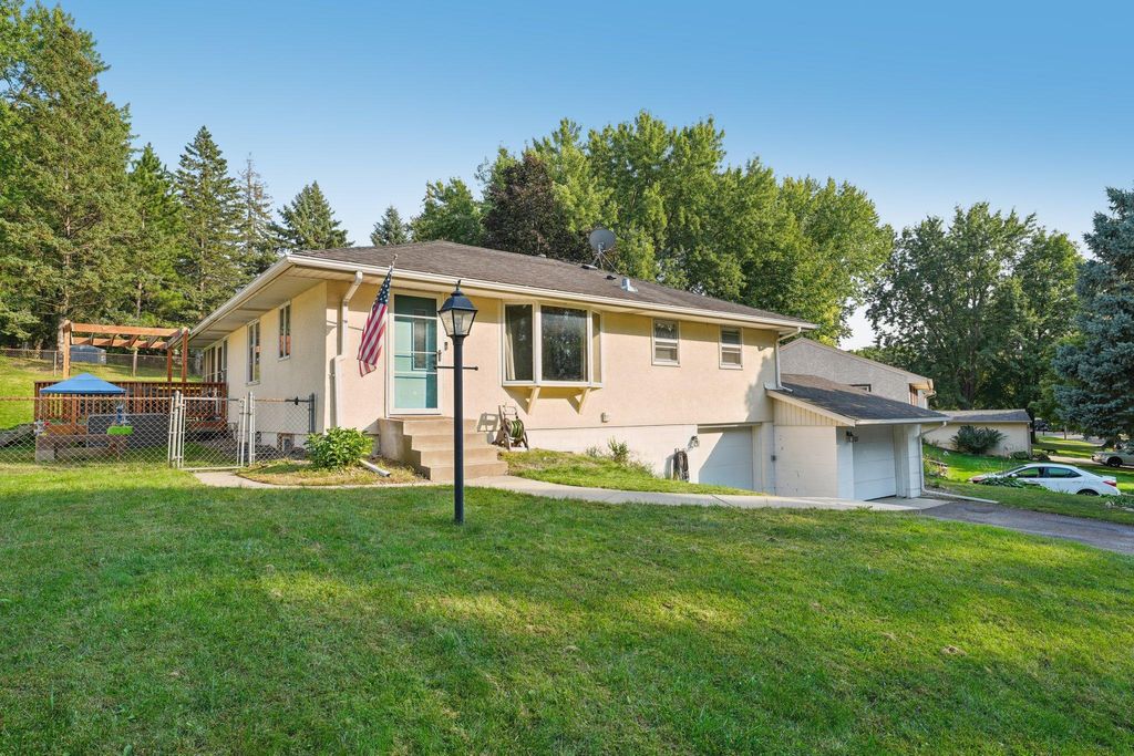 Photo of 401 Grafton Avenue N, Oakdale, MN 55128 (MLS # 7057079)