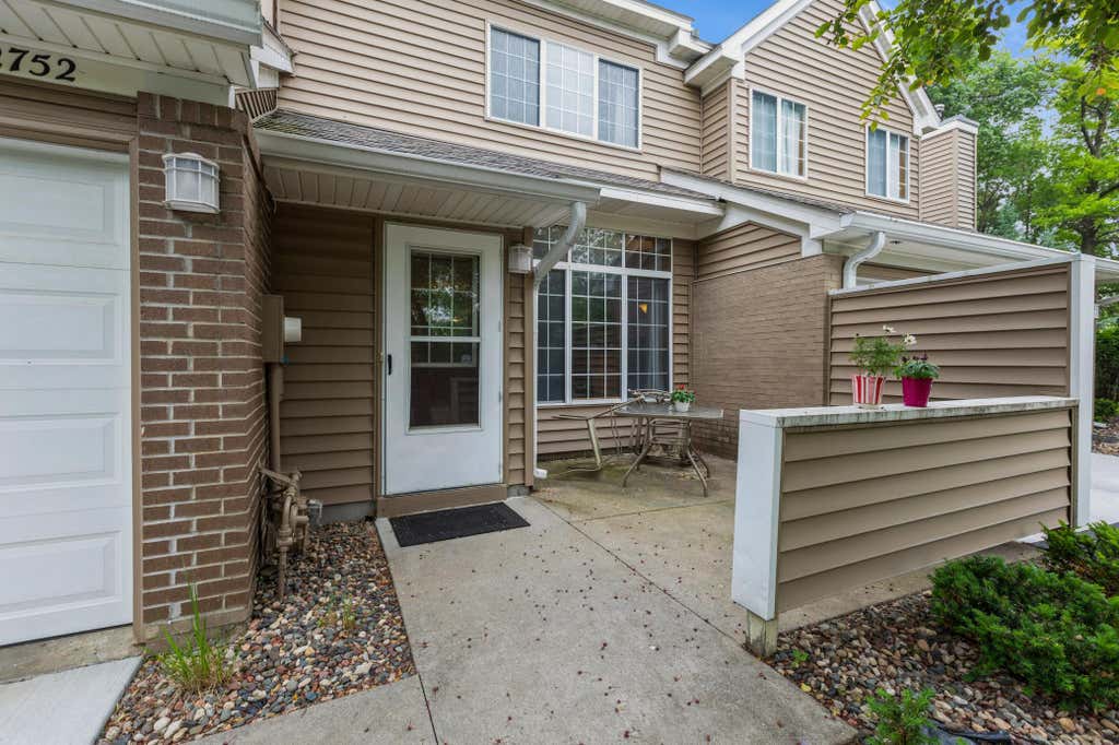 Photo of 2752 Autumnwood Lane, Minnetonka, MN 55305 (MLS # 7093239)