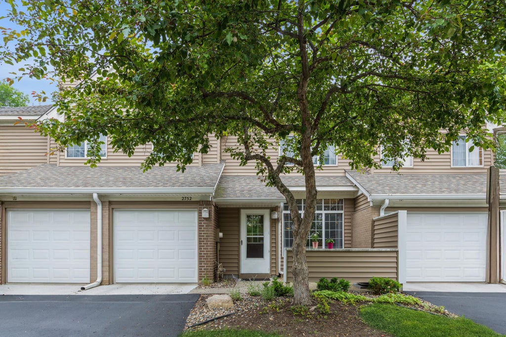 Photo of 2752 Autumnwood Lane, Minnetonka, MN 55305 (MLS # 7093239)