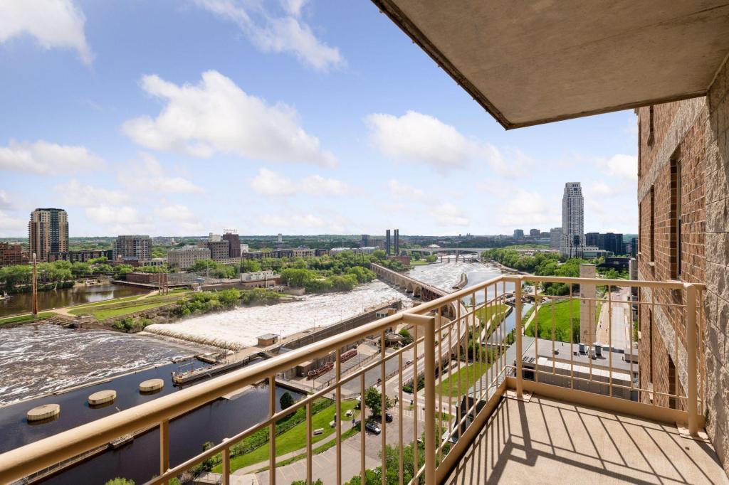 401 S 1st Street 1705