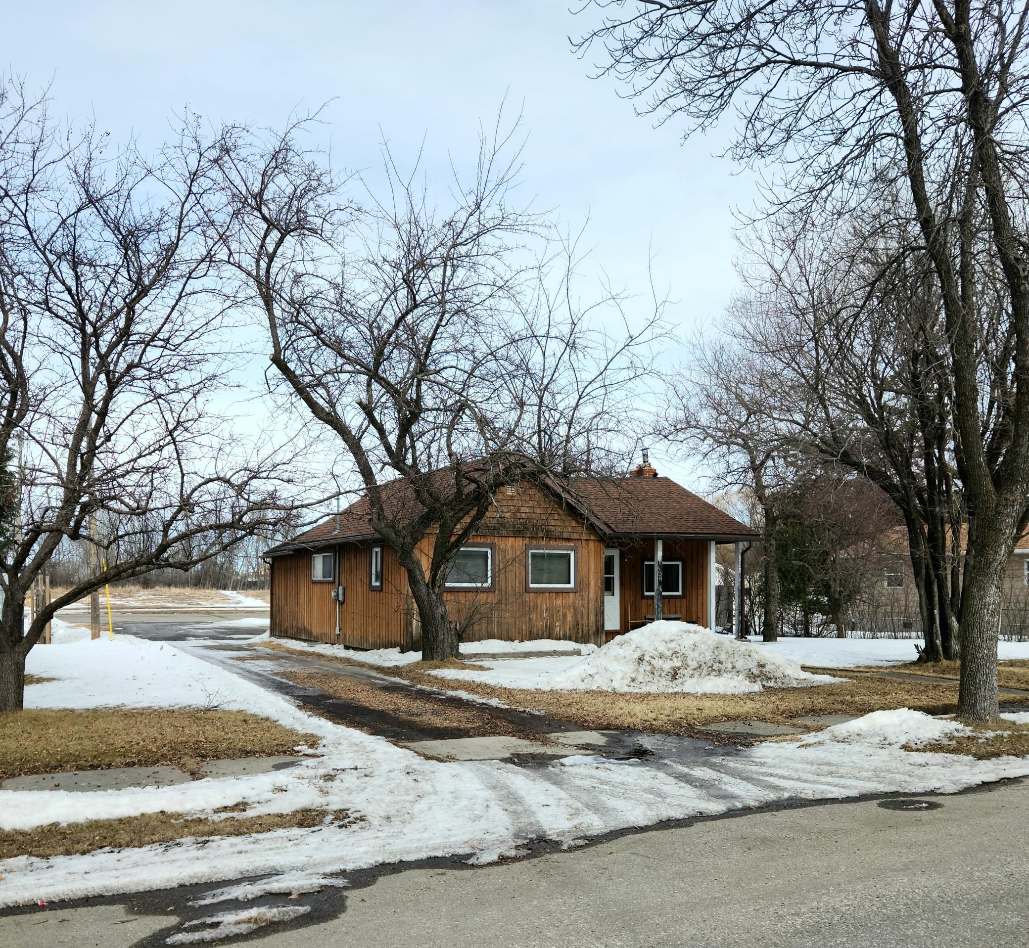 116 12th Street W