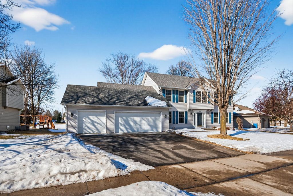 Photo of 640 Hackmore Drive, Eagan, MN 55123 (MLS # 7010929)