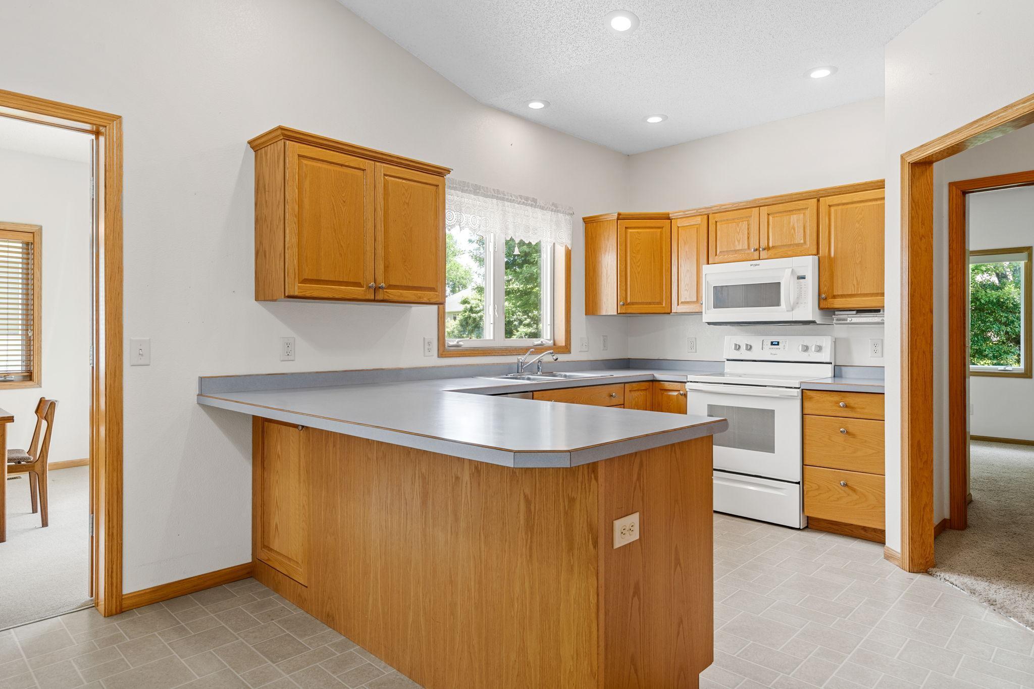 Owatonna, Minnesota 55060, United States, 3 Bedrooms Bedrooms, ,3 BathroomsBathrooms,Residential,Active,177442