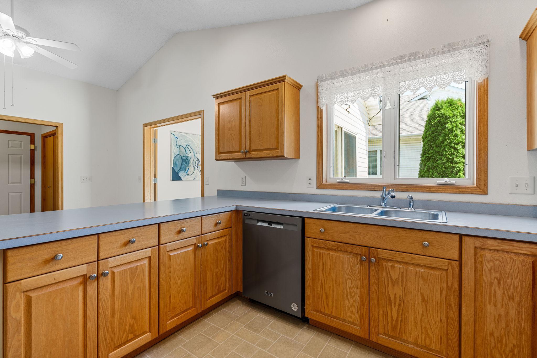 Owatonna, Minnesota 55060, United States, 3 Bedrooms Bedrooms, ,3 BathroomsBathrooms,Residential,Active,177442