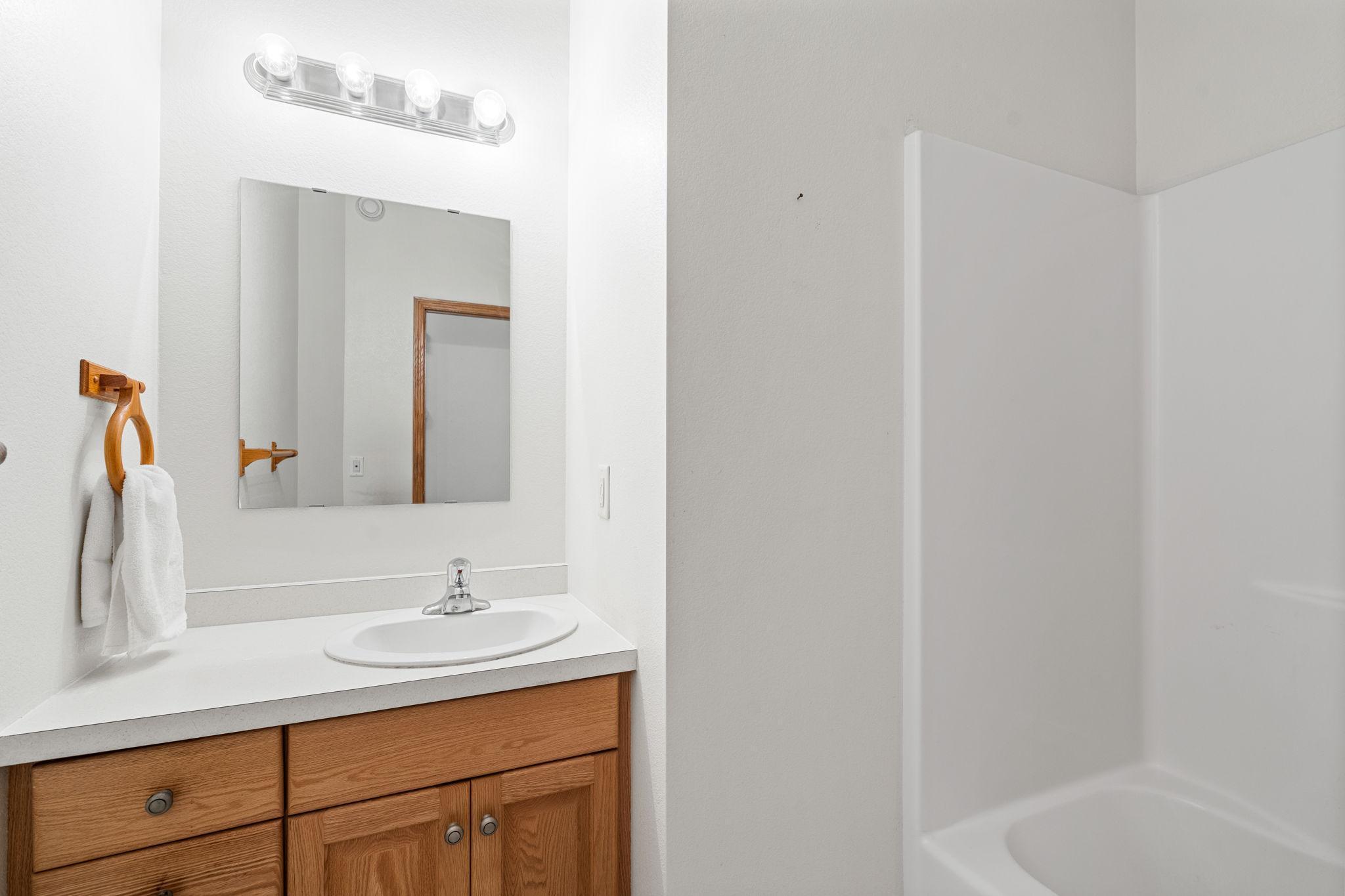 Owatonna, Minnesota 55060, United States, 3 Bedrooms Bedrooms, ,3 BathroomsBathrooms,Residential,Active,177442