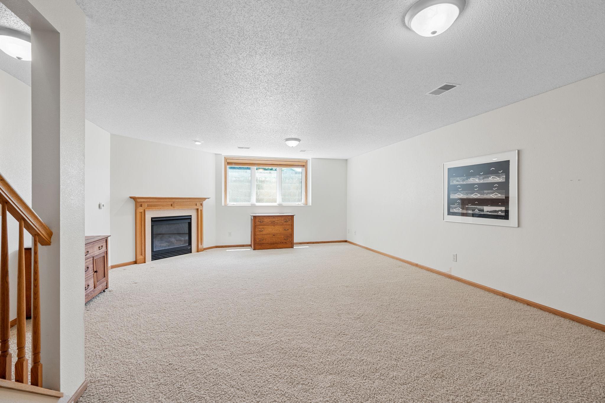 Owatonna, Minnesota 55060, United States, 3 Bedrooms Bedrooms, ,3 BathroomsBathrooms,Residential,Active,177442