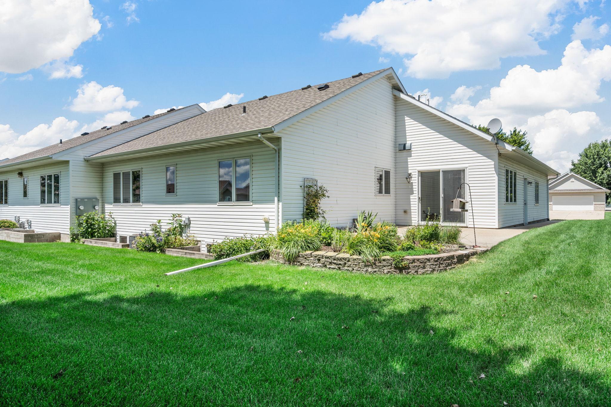 Owatonna, Minnesota 55060, United States, 3 Bedrooms Bedrooms, ,3 BathroomsBathrooms,Residential,Active,177442