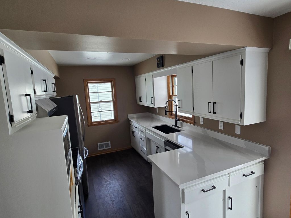 Photo of 1466 Charlton Street, West Saint Paul, MN 55118 (MLS # 7018130)