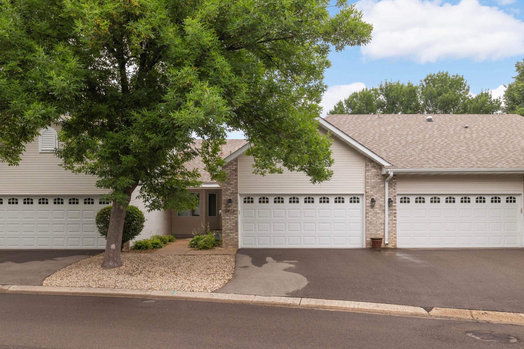 3424 Eagan Oaks Court