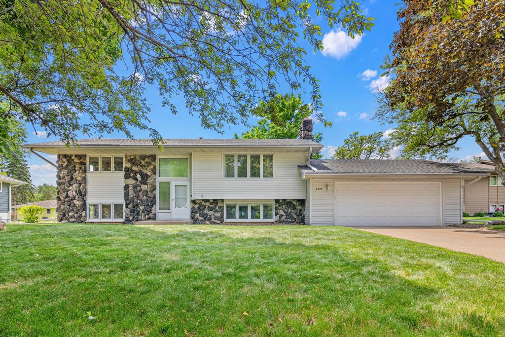 Photo of 4829 Boone Circle N, New Hope, MN 55428 (MLS # 7079058)