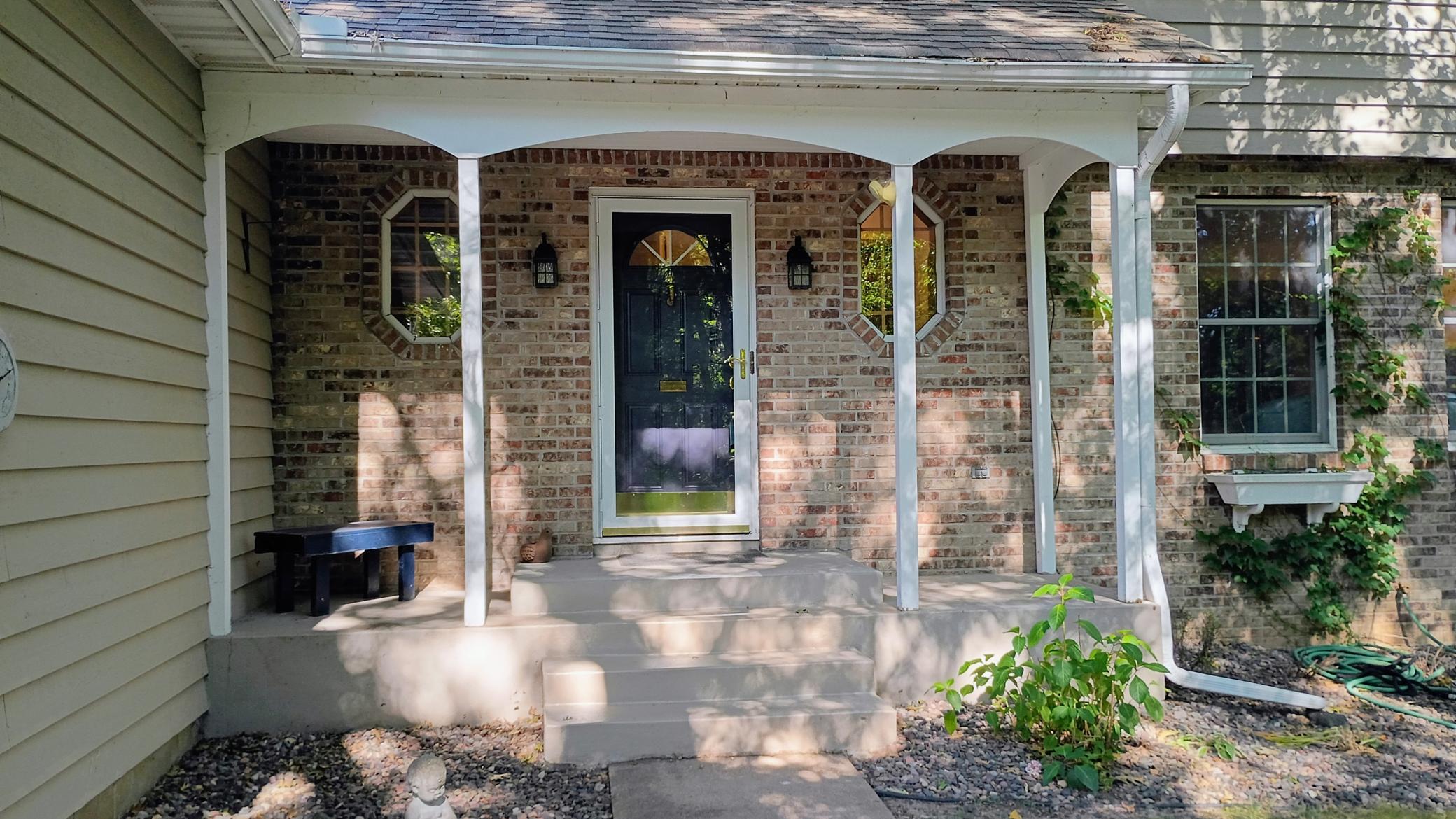 303 Hazel Street W