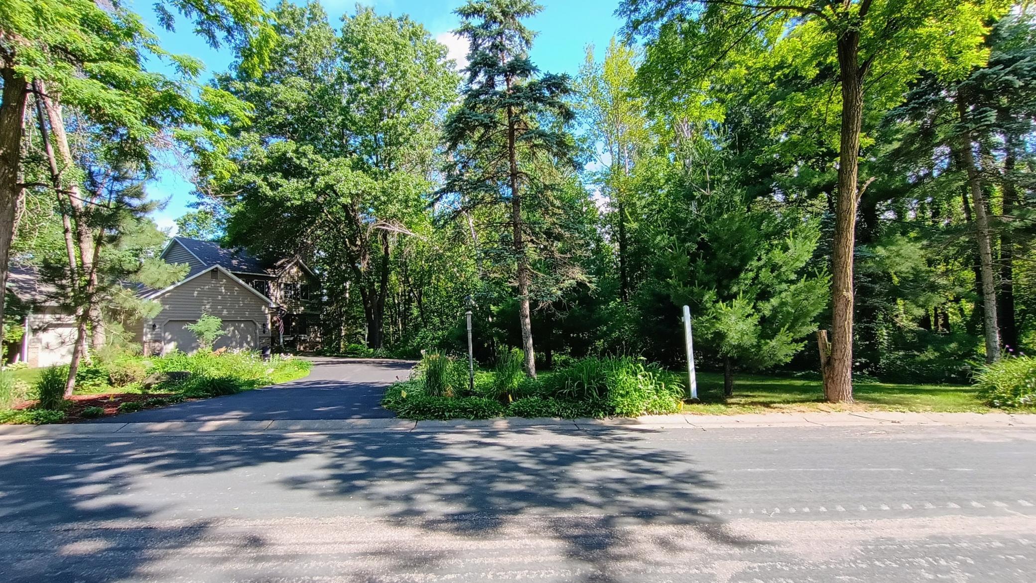 303 Hazel Street W