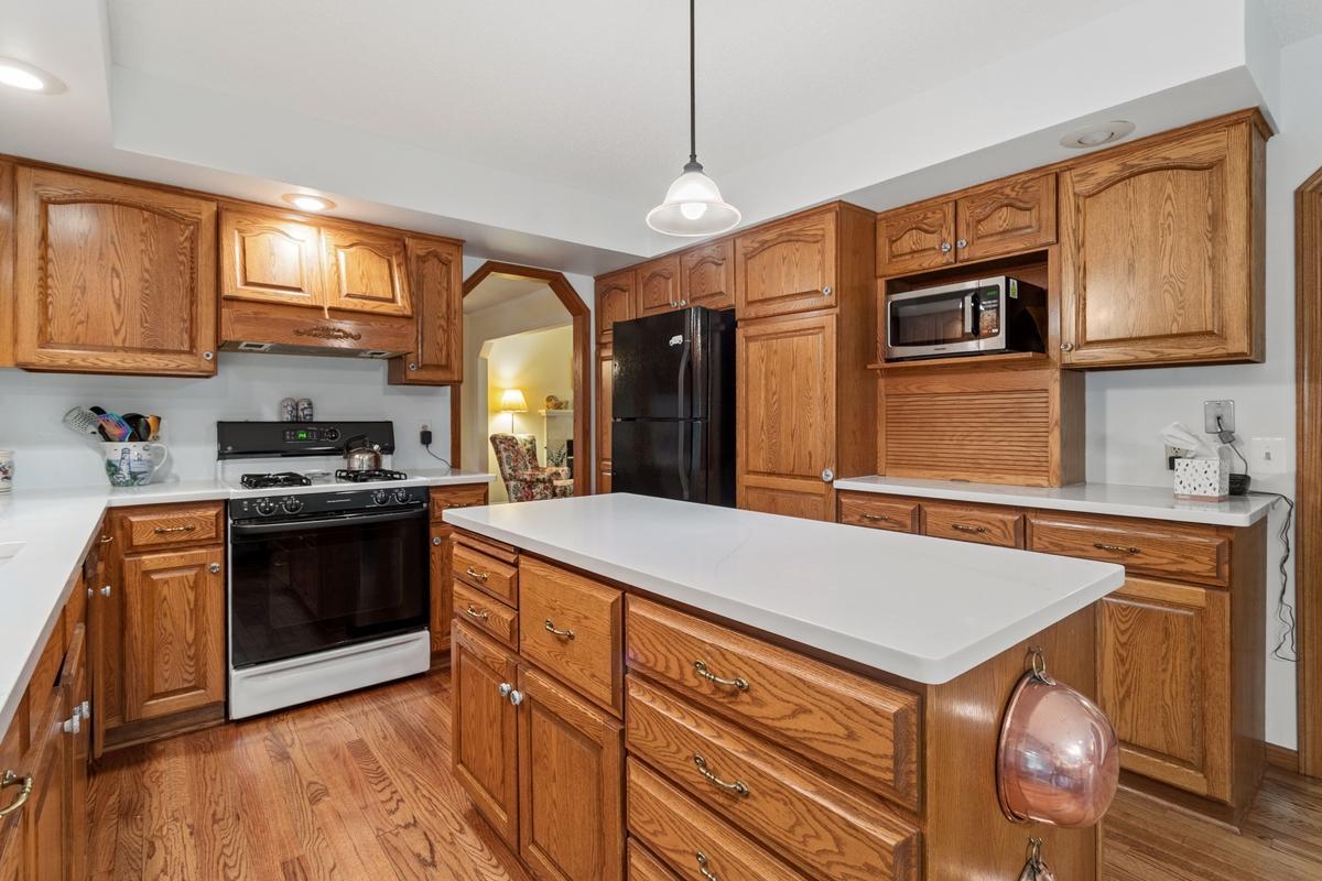 303 Hazel Street W
