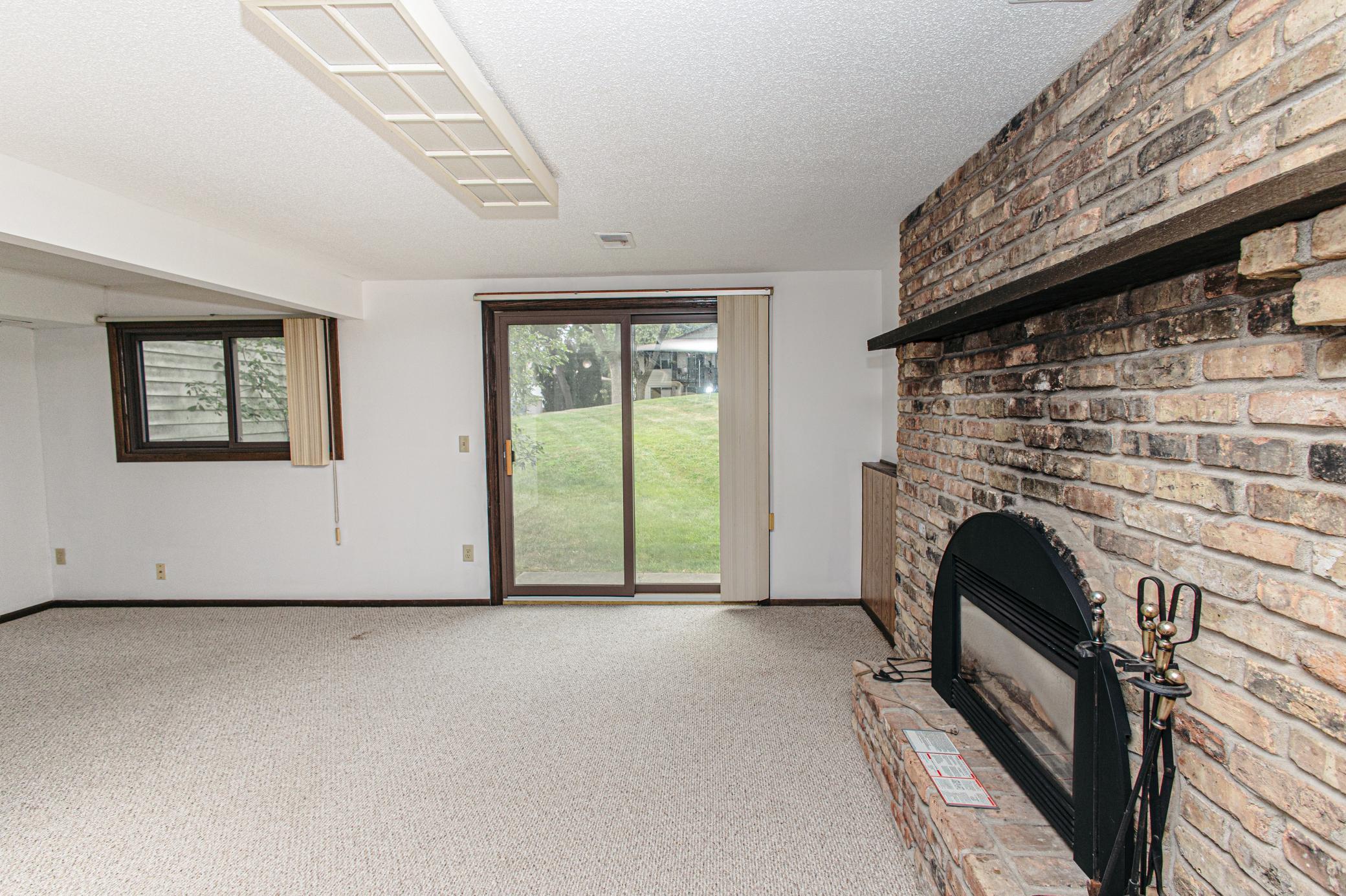 6570 Upper 35th Street N