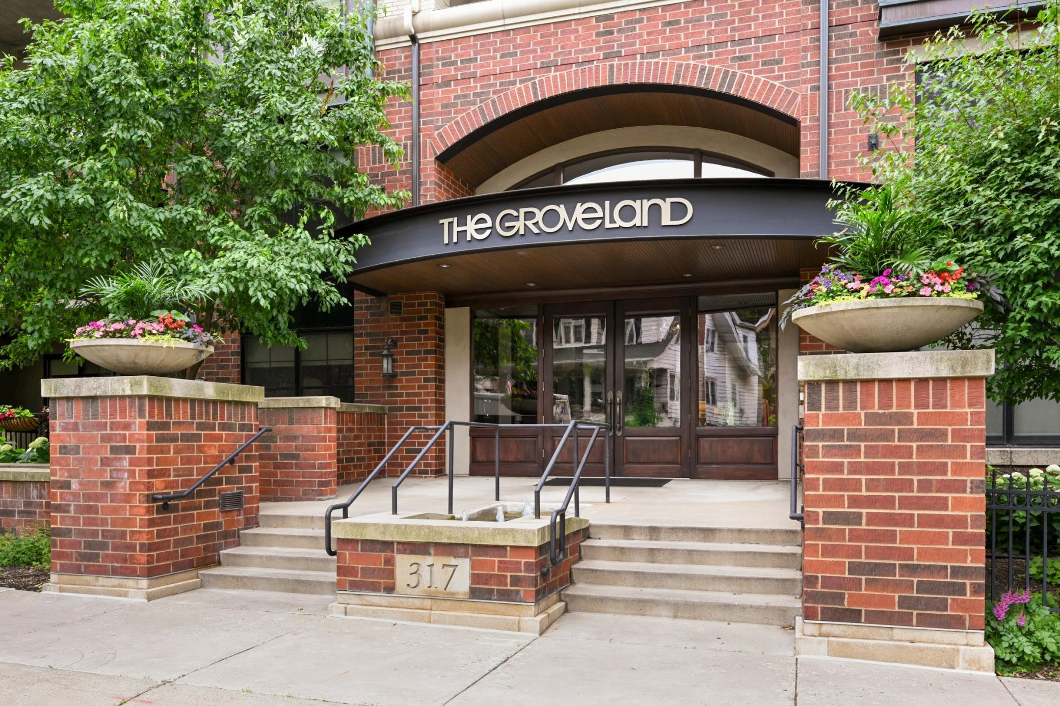 317 Groveland Avenue 301