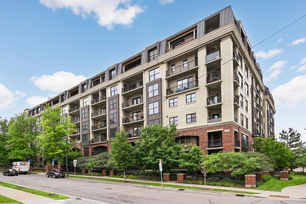 Photo of 317 Groveland Avenue #301, Minneapolis, MN 55403 (MLS # 7023352)