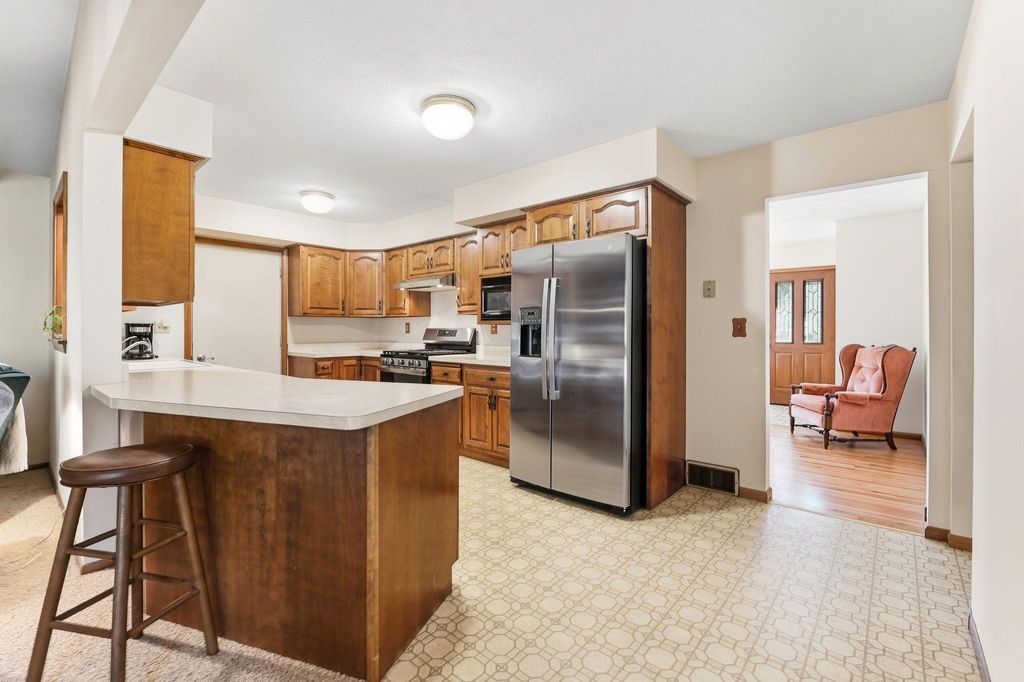 Photo of 3801 Gettysburg Avenue N, New Hope, MN 55427 (MLS # 6804599)