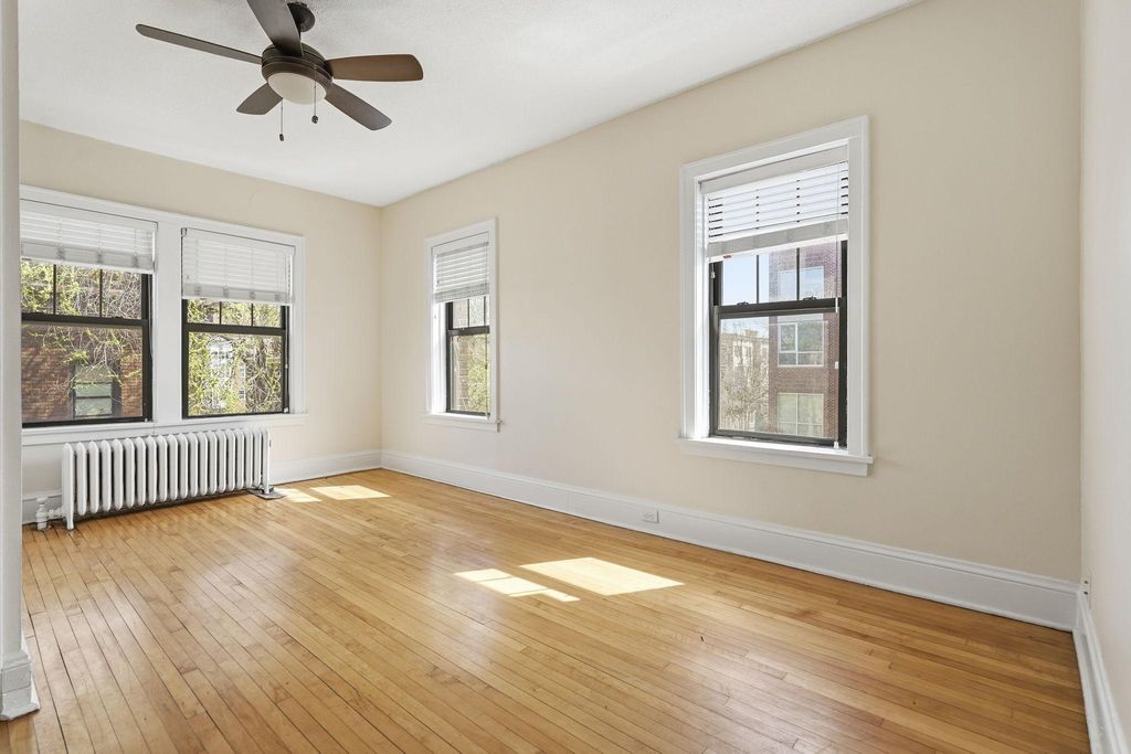Photo of 214 E 19th Street #101, Minneapolis, MN 55403 (MLS # 7085580)