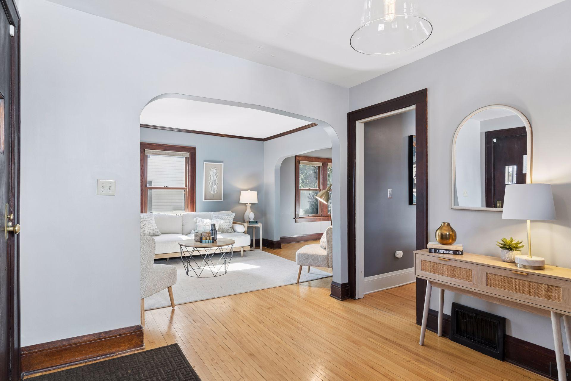 4618 Wentworth Avenue