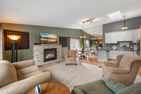 Photo of 441 Dorland Road S, Maplewood, MN 55119 (MLS # 7038008)