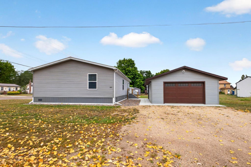 Photo of 400 E Baldwin Avenue, Kellogg, MN 55945 (MLS # 7135442)