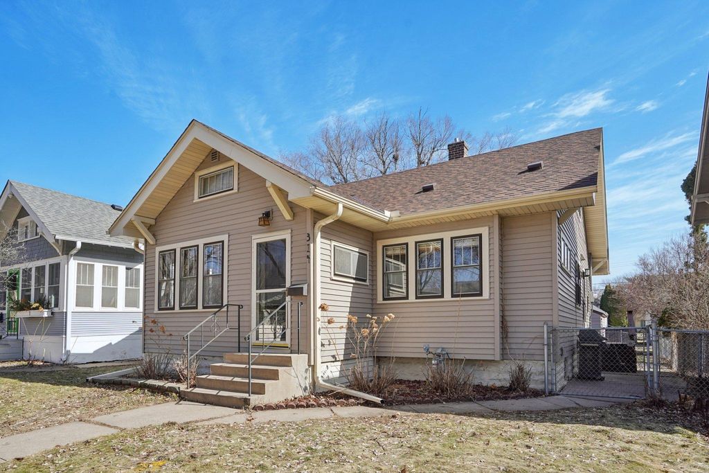 Photo of 314 Saratoga Street S, Saint Paul, MN 55105 (MLS # 7030623)