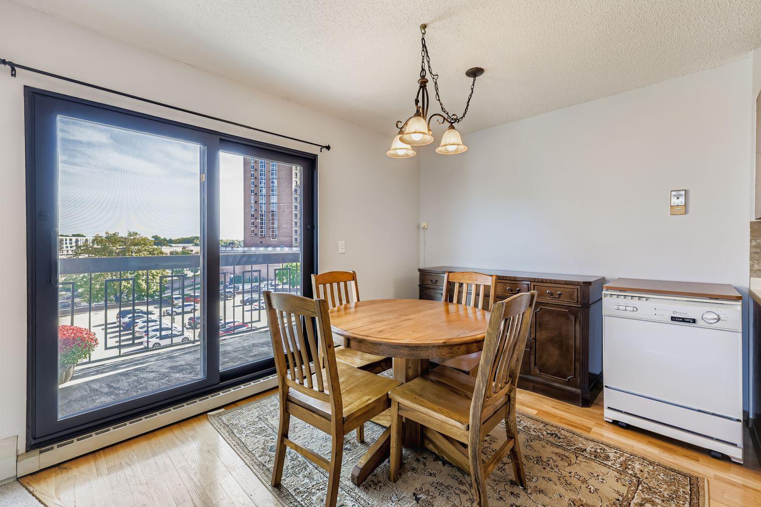 6615 Lake Shore Drive S 604