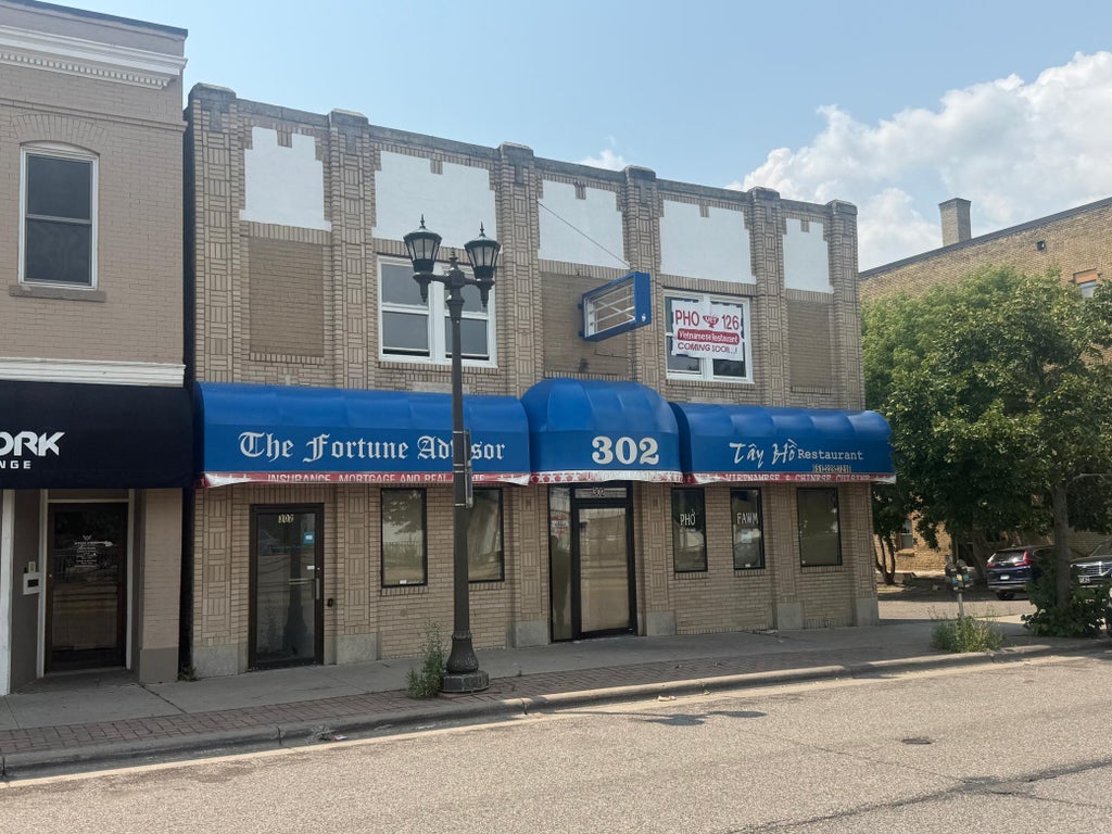 Photo of 302 University Avenue W, Saint Paul, MN 55103 (MLS # 7122653)