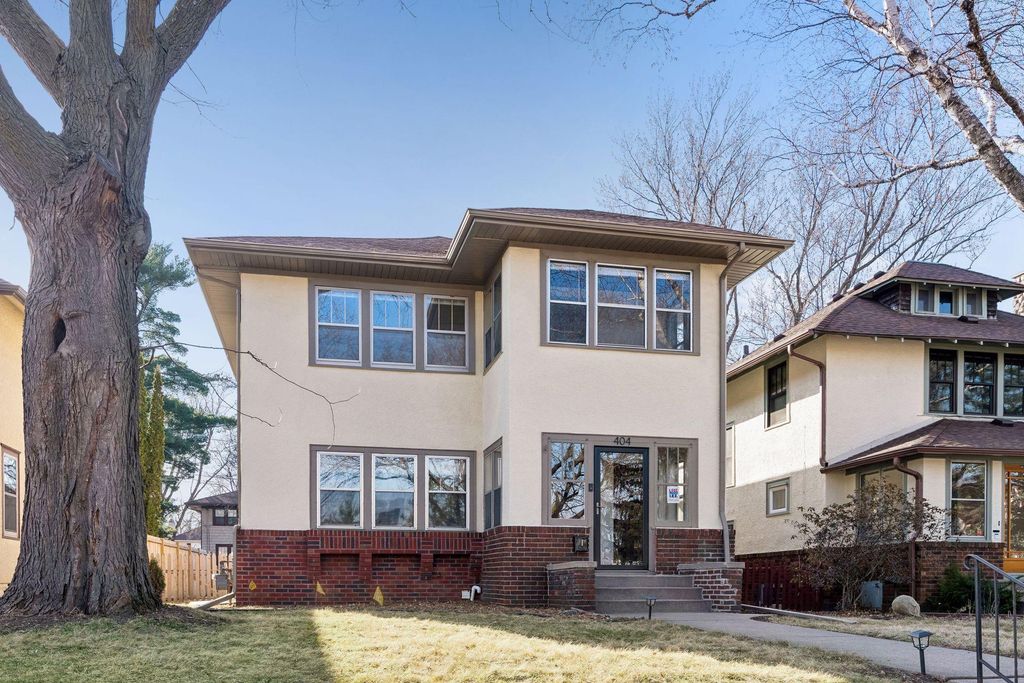 Photo of 404 Sheridan Avenue S, Minneapolis, MN 55405 (MLS # 7045320)