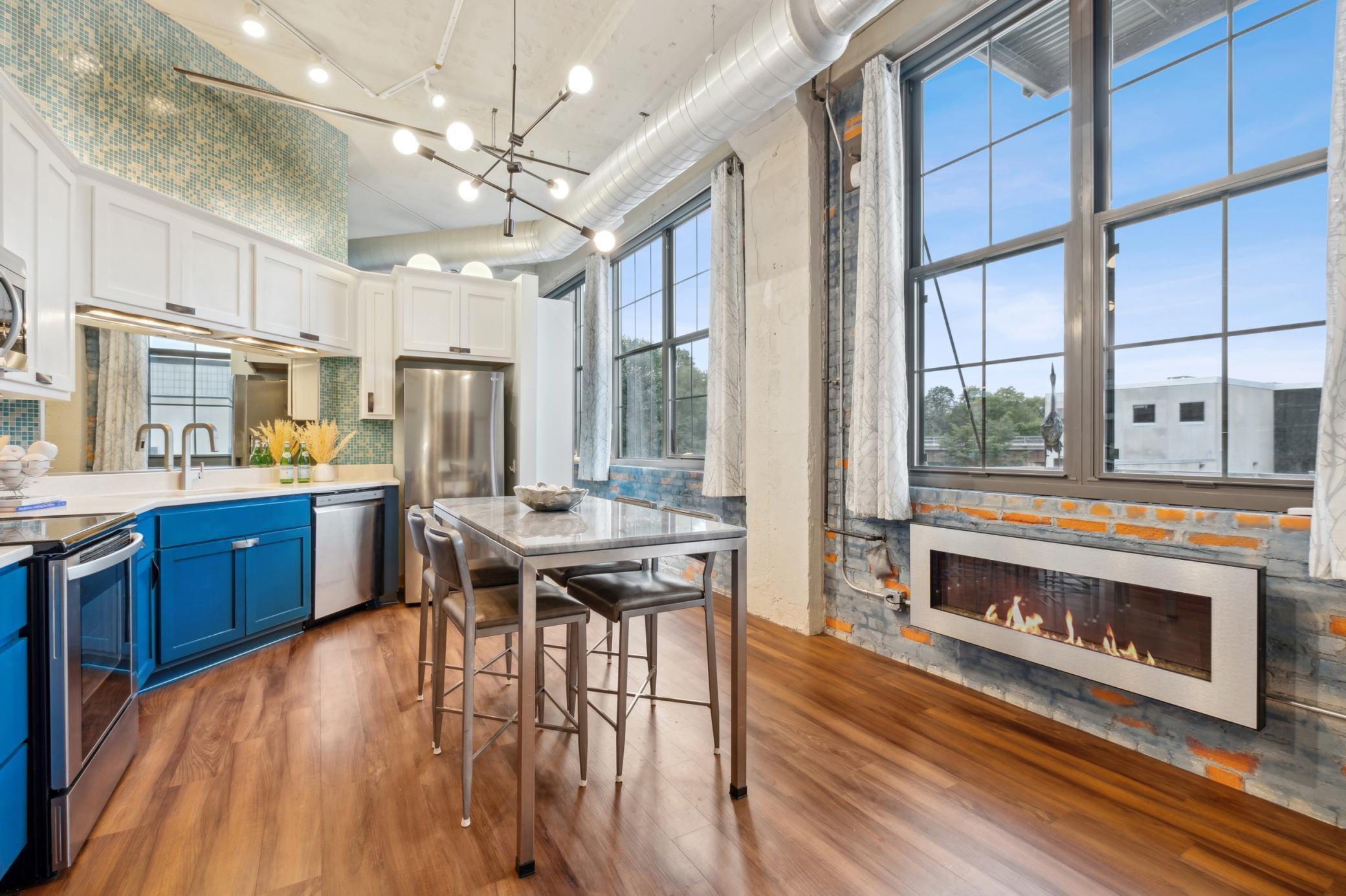 1901 E Hennepin Avenue 103